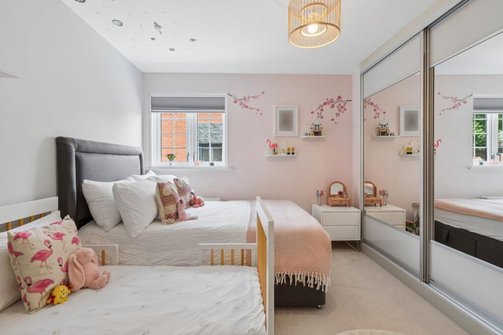 Apartment in Hemel Hempstead - View 5