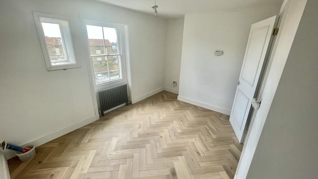 Apartment in Canterbury - View 4