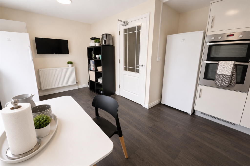 1 bedroom house share for rent