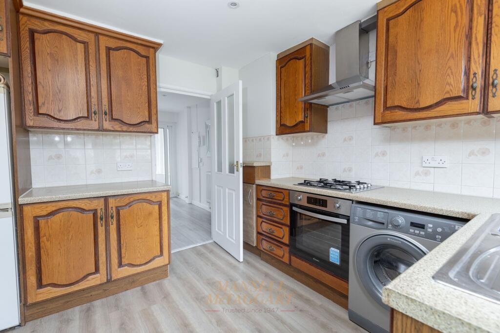 Walnut Lane, Crawley, RH11 - More
