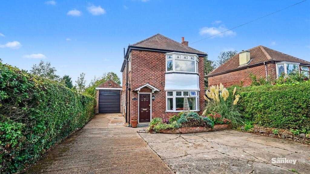 3-bed detached on Farnsfield Road, Bilsthorpe, NG22, £340,000