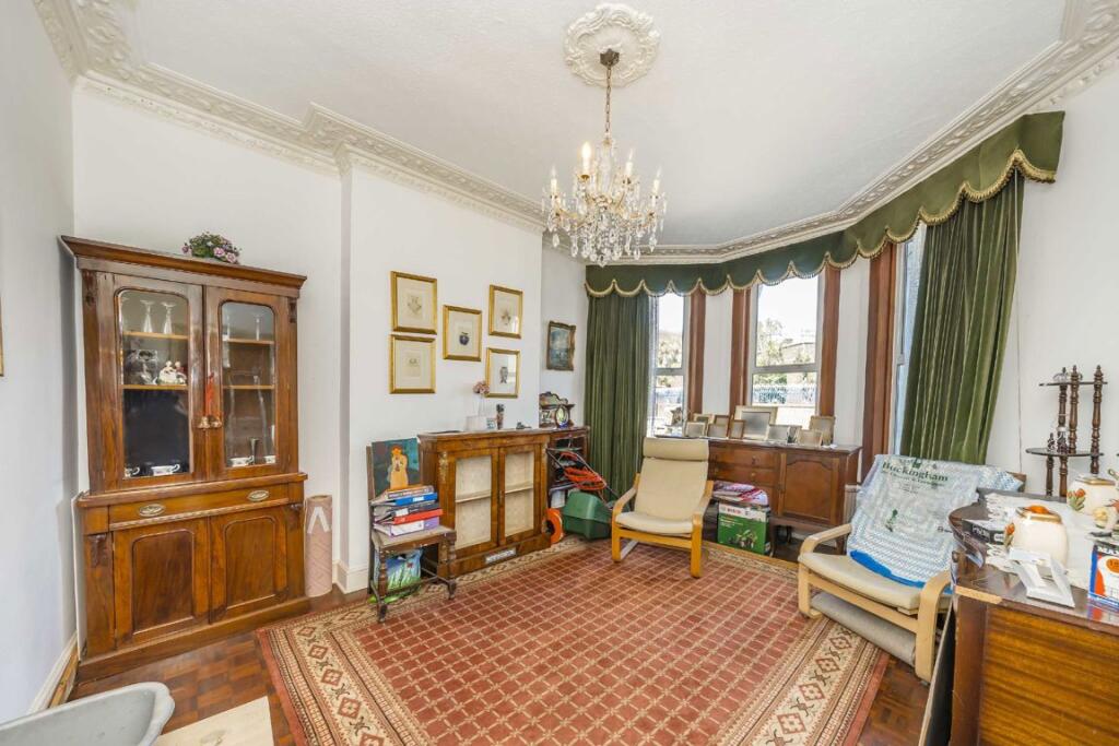 House in London - View 3