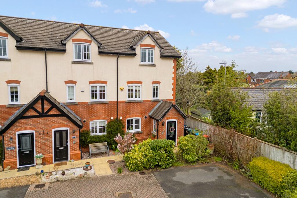 4-bed house on Marl Close, Cuddington, £290,000