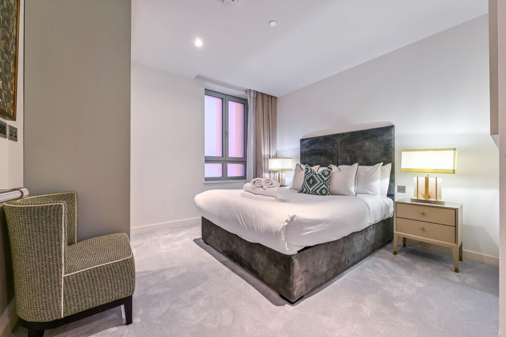 Apartment in London - More