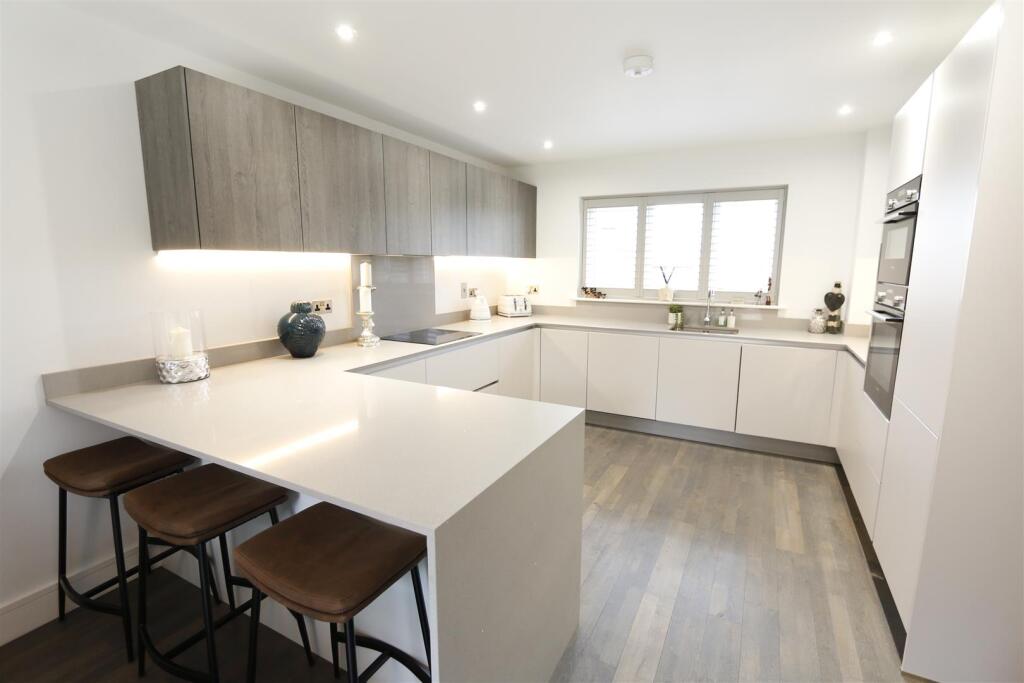 House in Milton Keynes, Gravenhurst - View 3