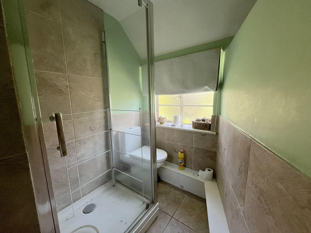 House in Dover, Poulders Gardens, Sandwich - More