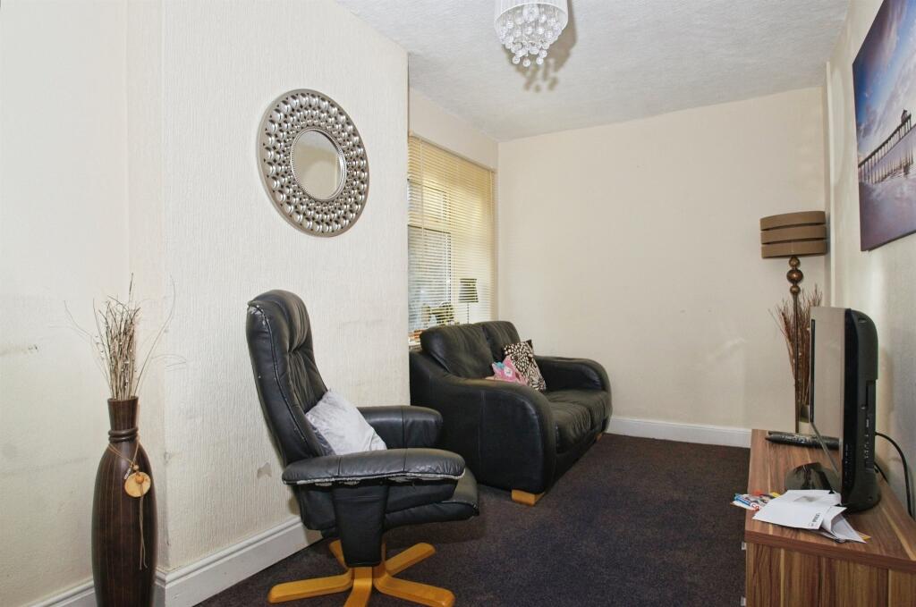 Llywelyn Street, Ogmore Vale, Bridgend photo 2