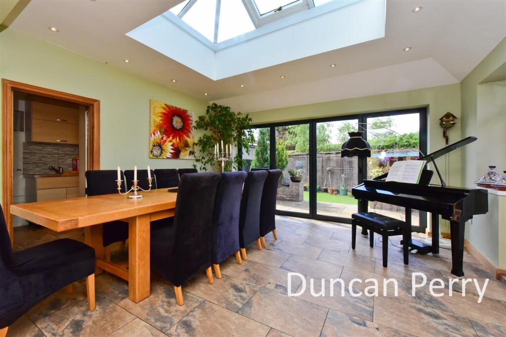 Dixons Hill Road, Welham Green - View 5