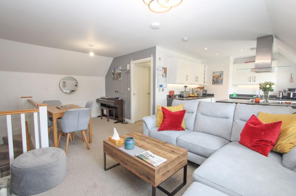 Sodbury Vale, Chipping Sodbury, BS37 - View 2