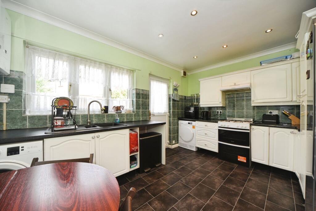 House in London - View 5