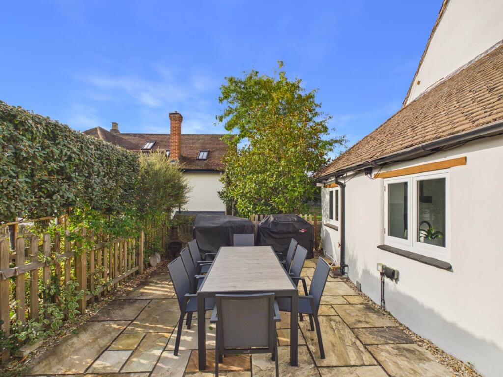 House in Hemel Hempstead, Haddenham - More