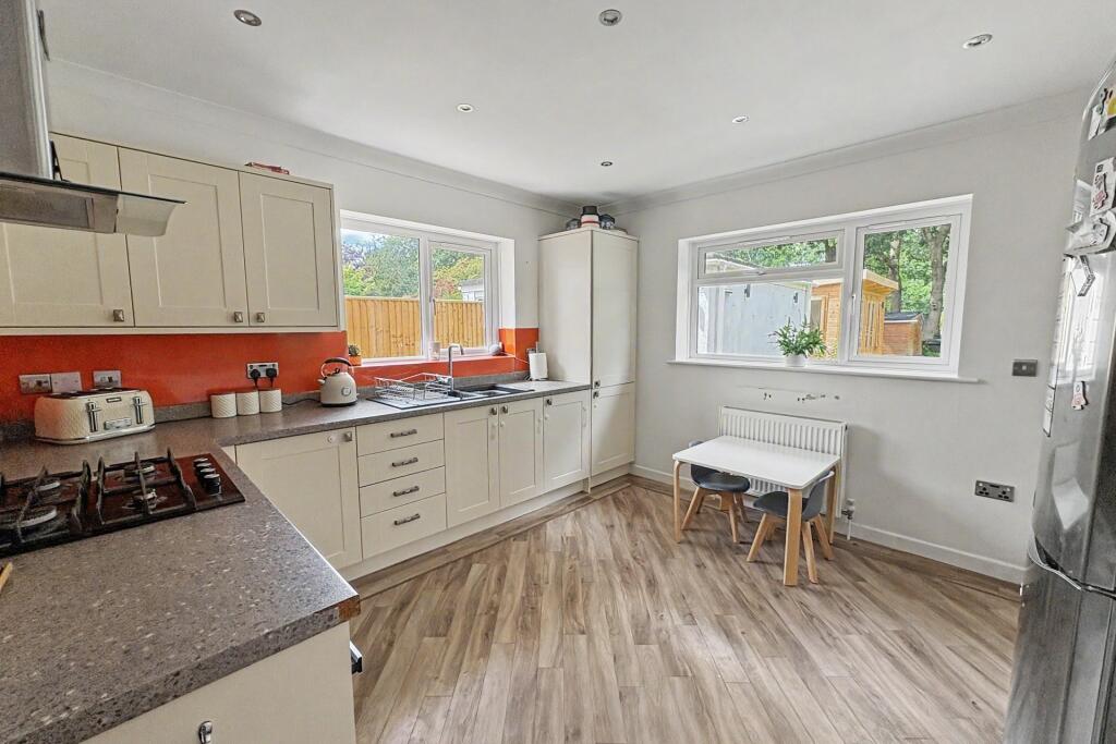 Verwood photo 4