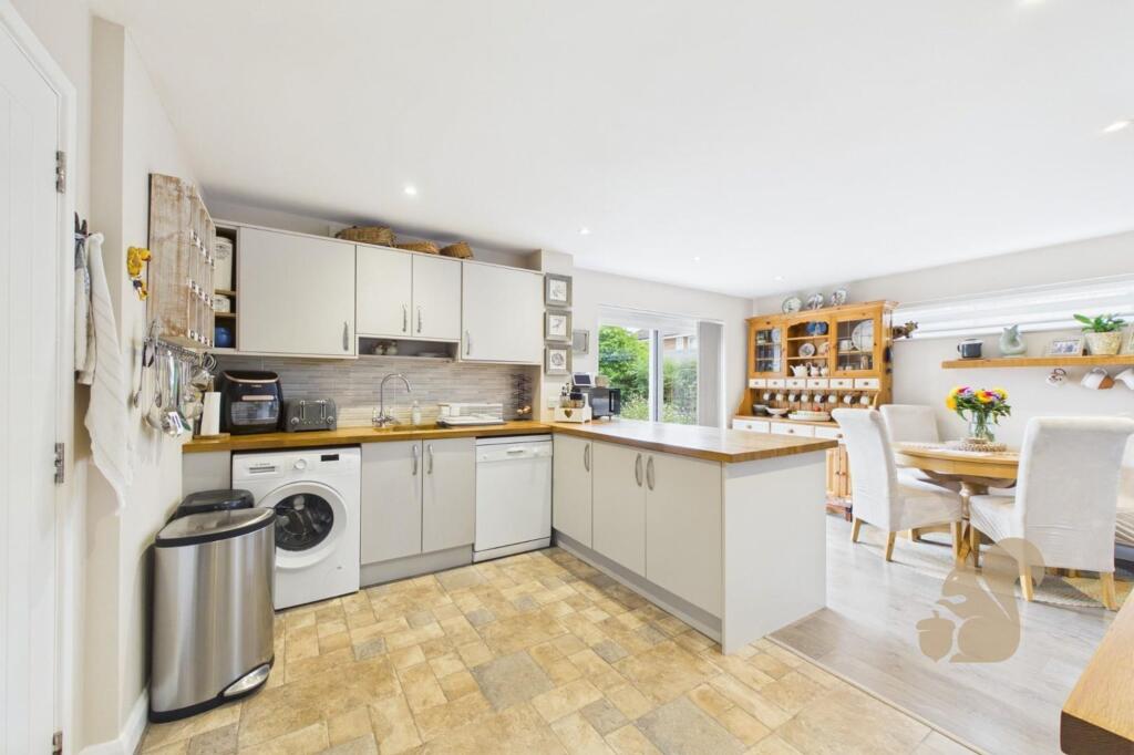 Suffolk Avenue, West Mersea, CO5 photo 4
