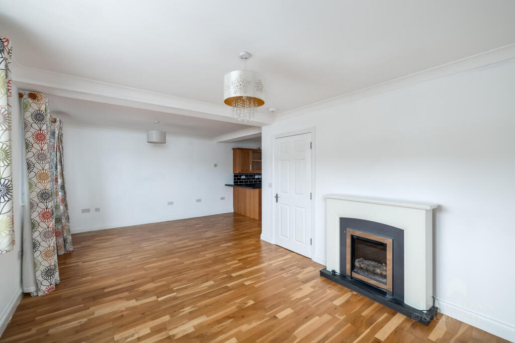 House in Plymouth - View 4
