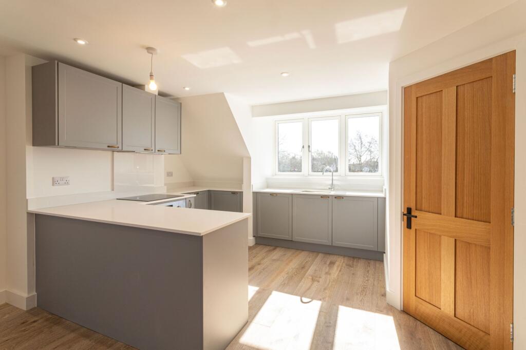 Apartment in Hart, Hartley Wintney - View 5