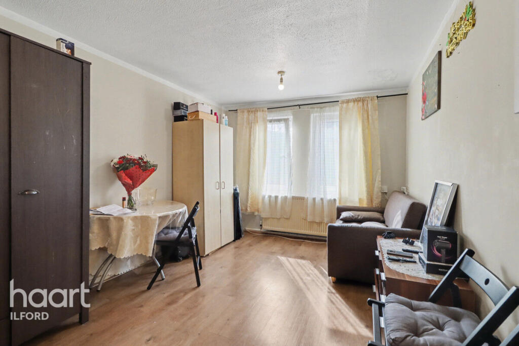 Fanshawe Avenue, Barking photo 4