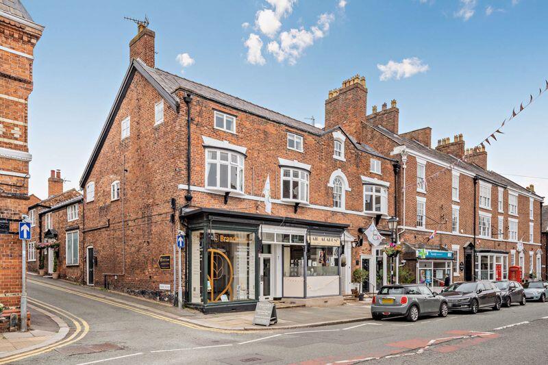 2-bed flat on High Street, Tarporley, £250,000