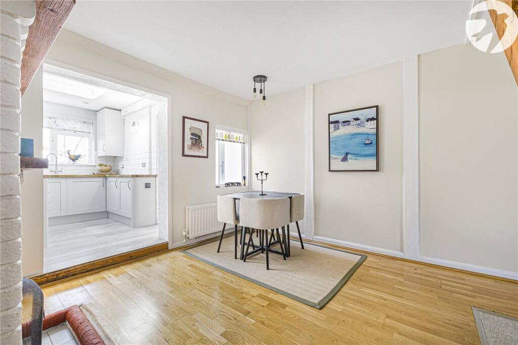 House in Sevenoaks, Farningham - More