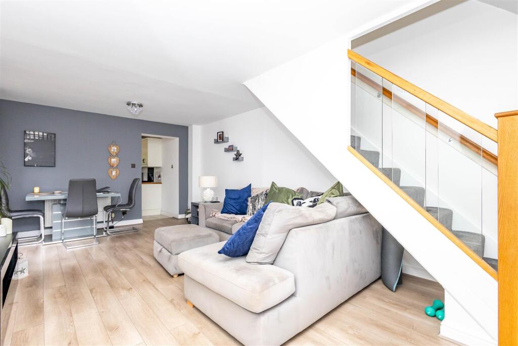 House in Chorley, Clayton-le-Woods - More