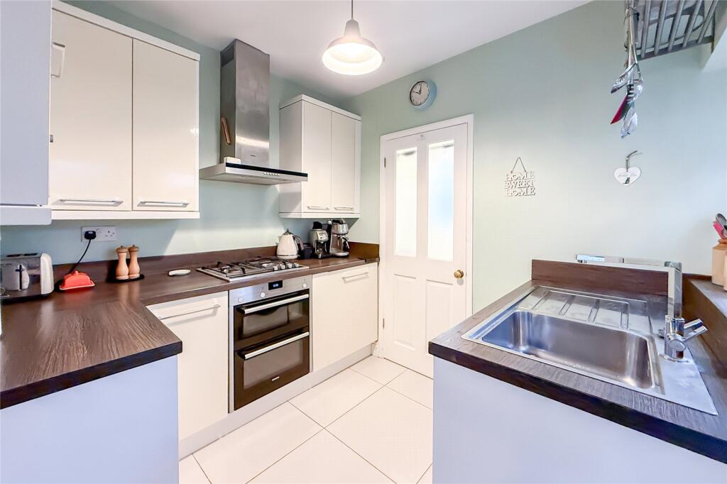 Upper Heath Road, St. Albans, Herts, AL1 photo 4