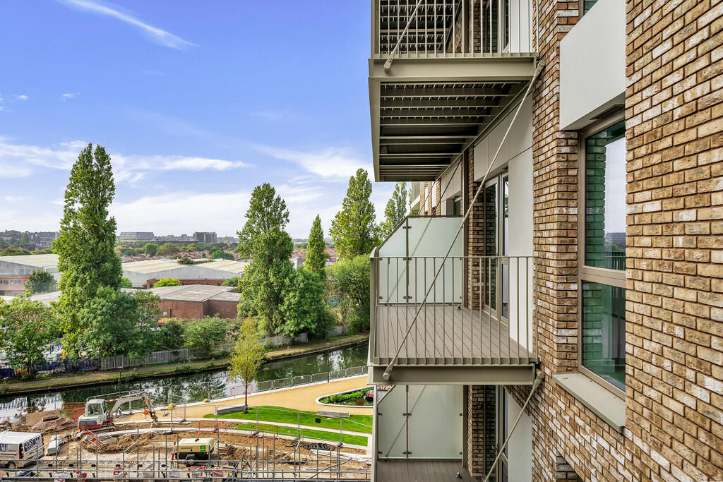 Apartment in Harrow - More