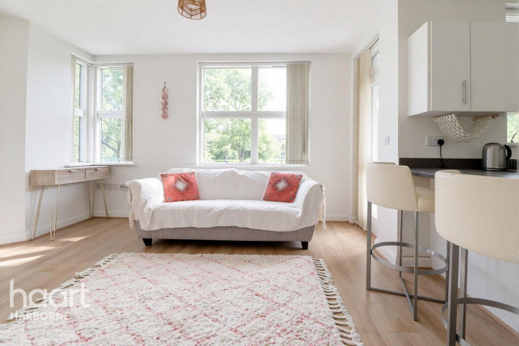 Apartment in Birmingham, Ladywood - View 4