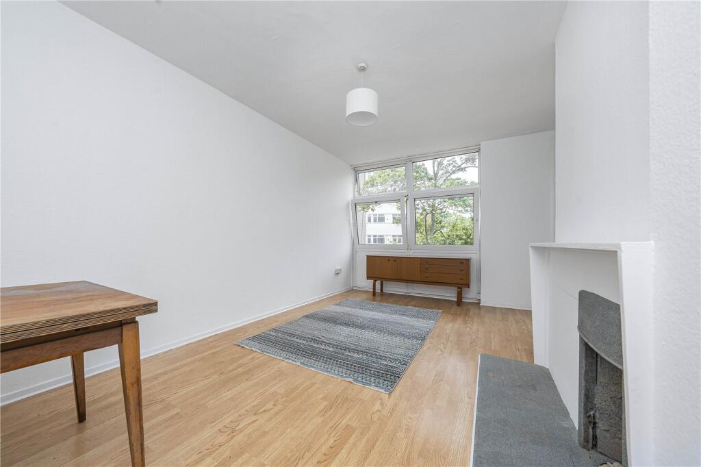 Swanton Gardens, London, SW19 photo 3