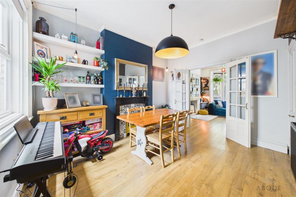 House in Stoke-on-Trent, Meir - View 4