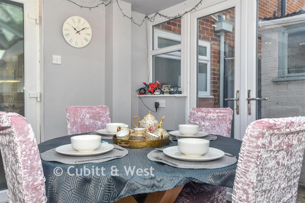 House in Havant, West Leigh - More