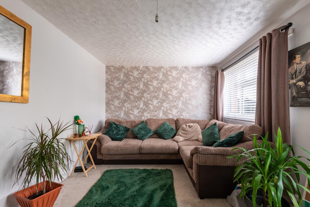 House in Kingston upon Hull, Bransholme - View 3