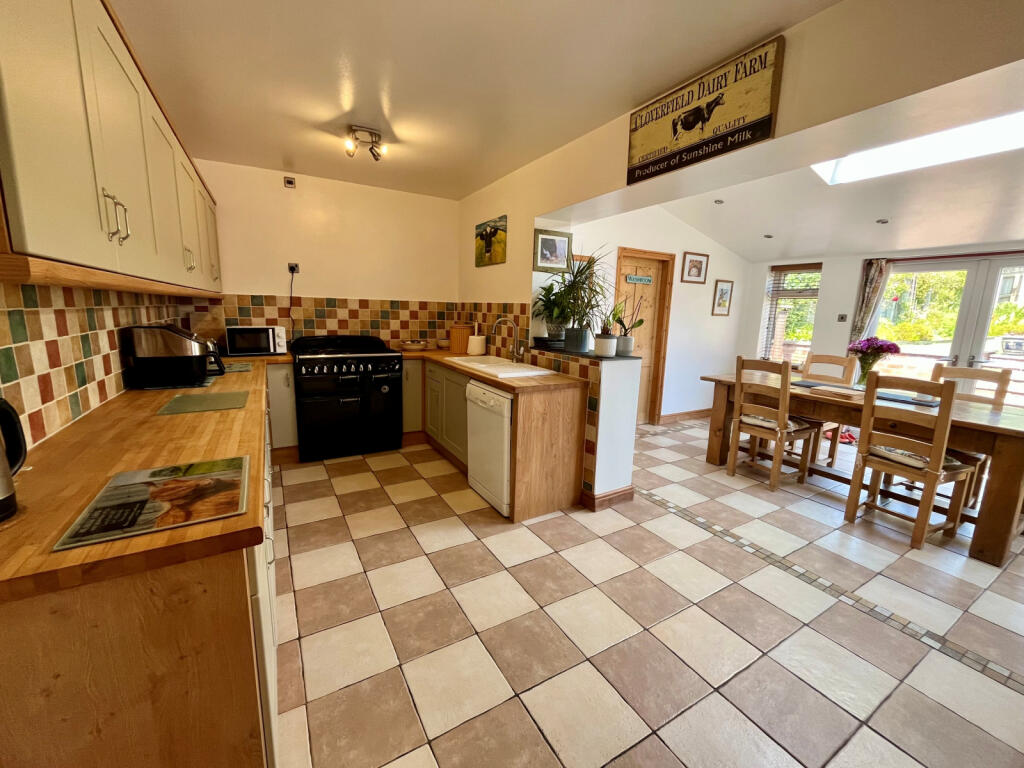 House in Hull - View 3