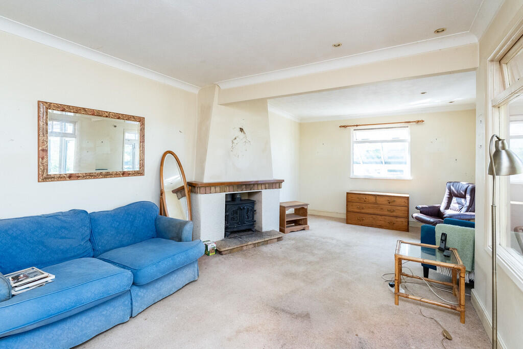 House in Mole Valley, Brockham - View 4