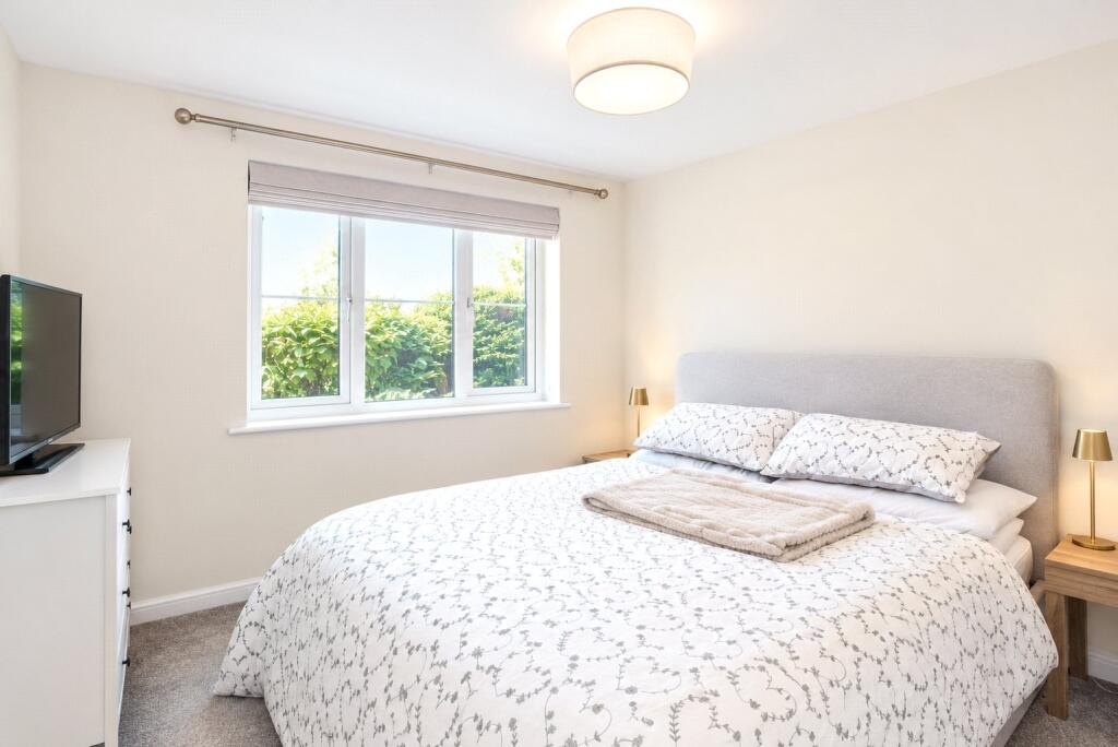 Apartment in Bristol - View 3
