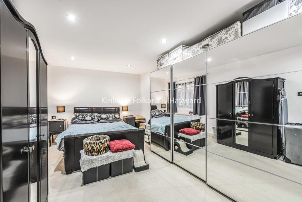 Apartment in London - View 3