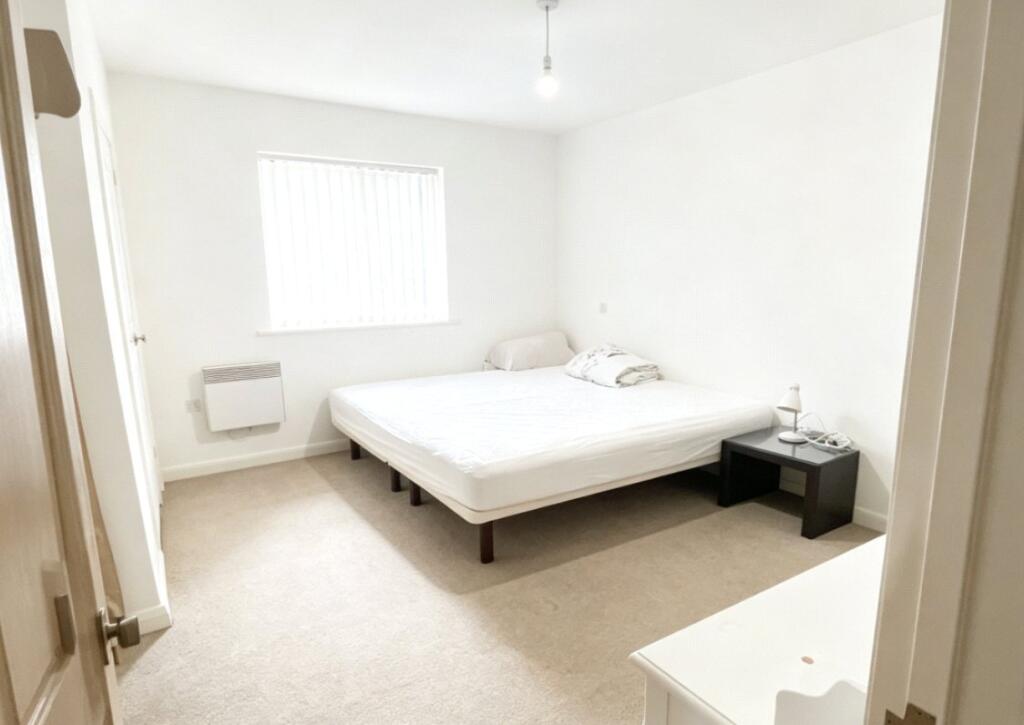Apartment in London, Somers Town - View 4