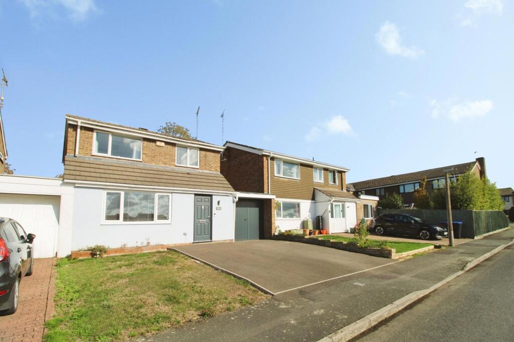 3-bed detached on Pittsfield, Cricklade, SN6, £385,000