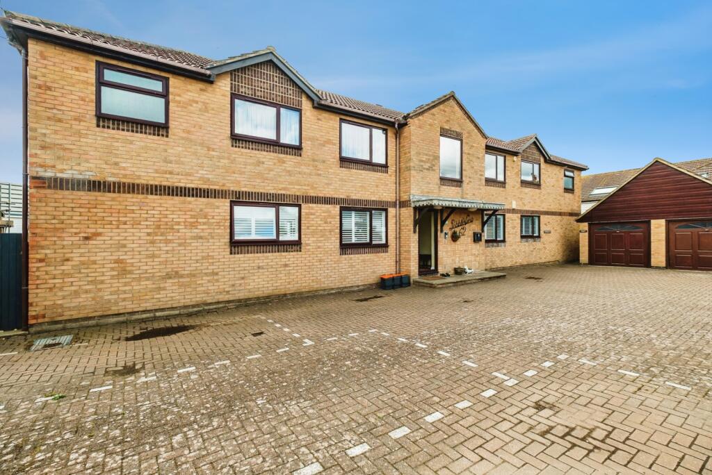 Main image of property: Brighton Road, Lancing, West Sussex, BN15