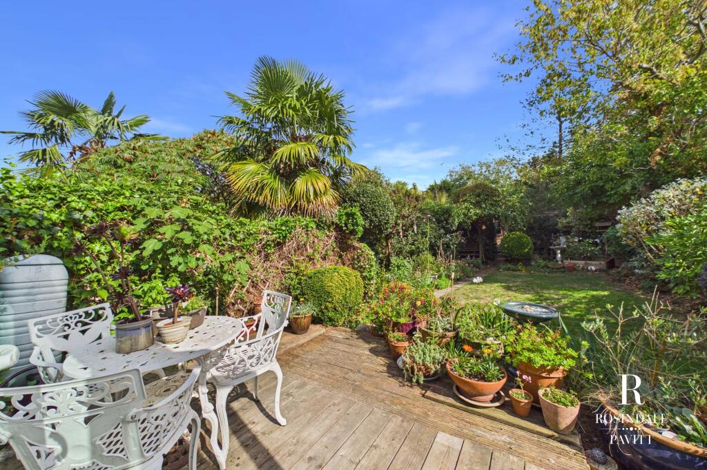 House in Sutton - View 4