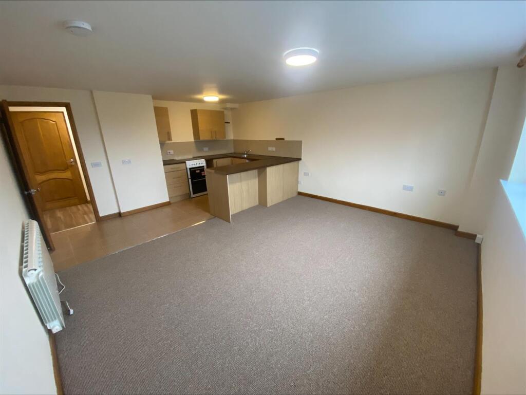 Apartment in Taunton - View 3