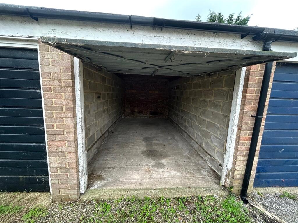 Kings Close, Lancing, West Sussex, BN15 photo 2