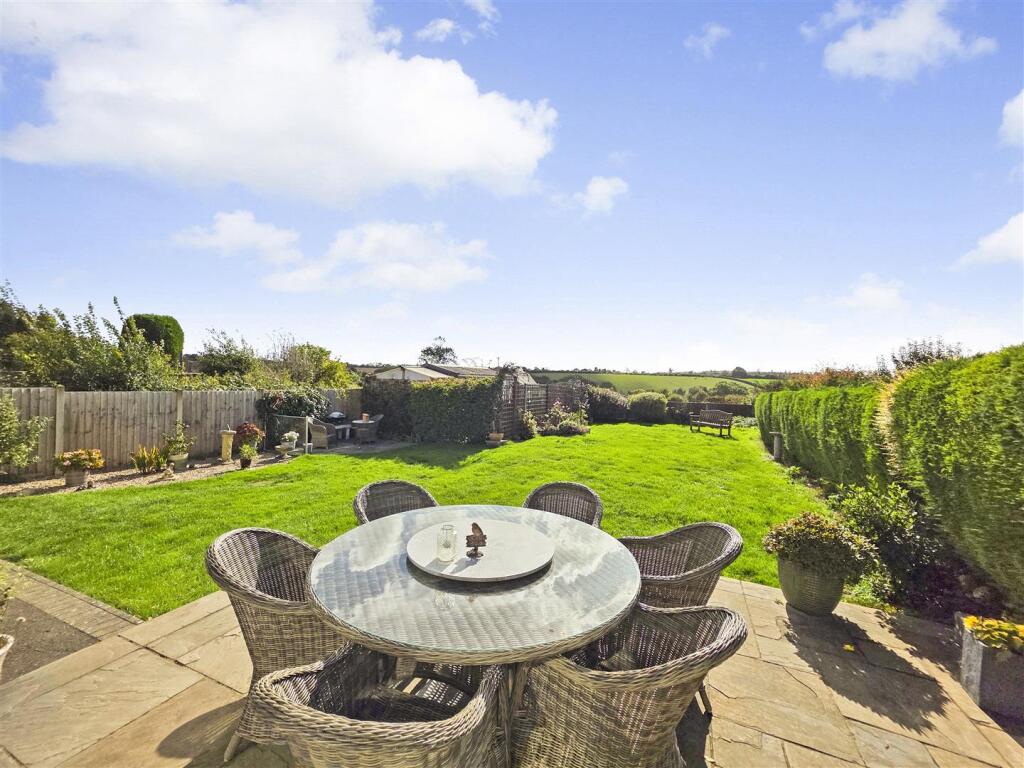House in Gedling, Lambley - View 3