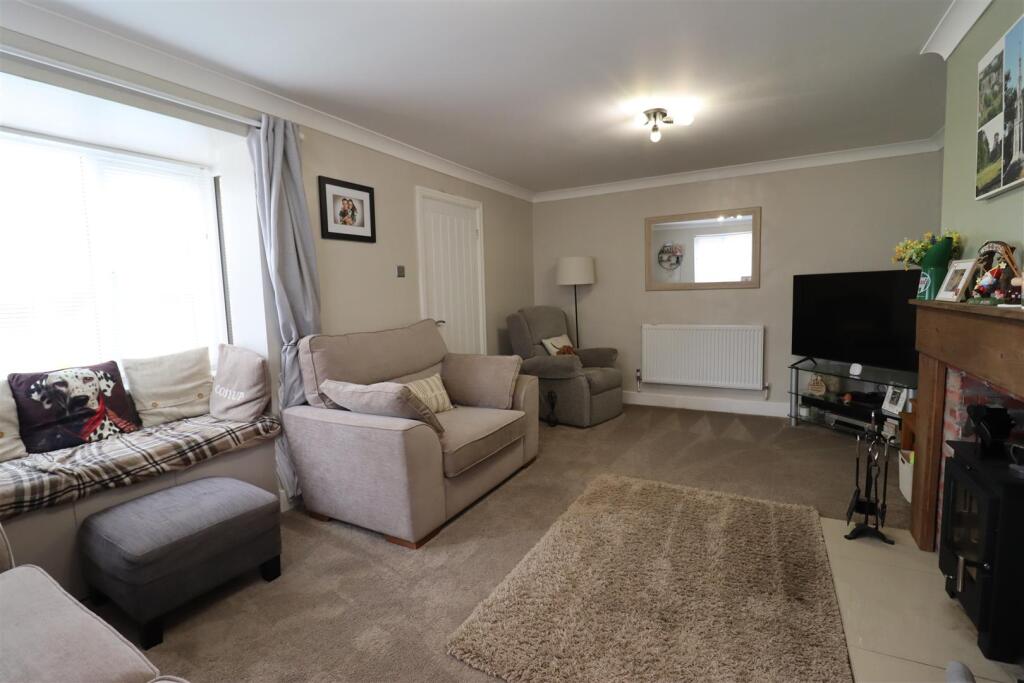 House in Gilberdyke - More