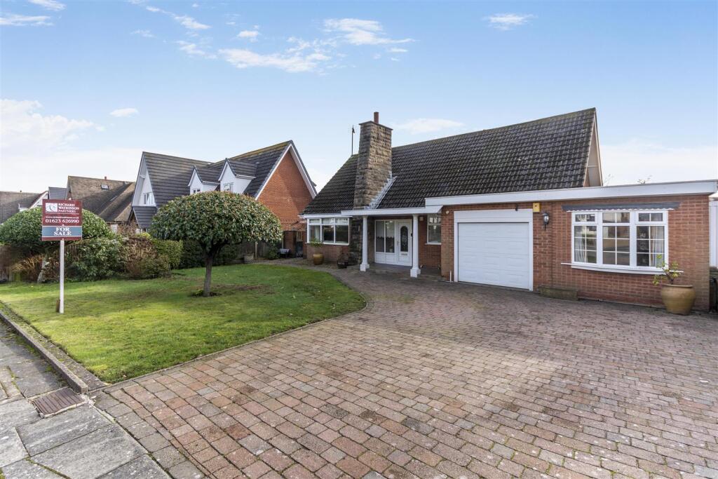 Main image of property: Chatsworth Close, Mansfield