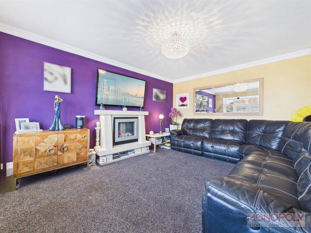 Westbury Drive, Pandy, LL12 photo 4