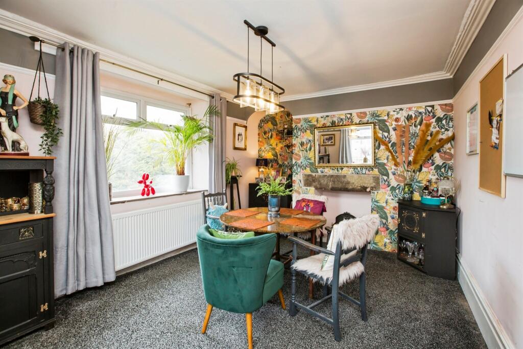 House in Halifax - View 4