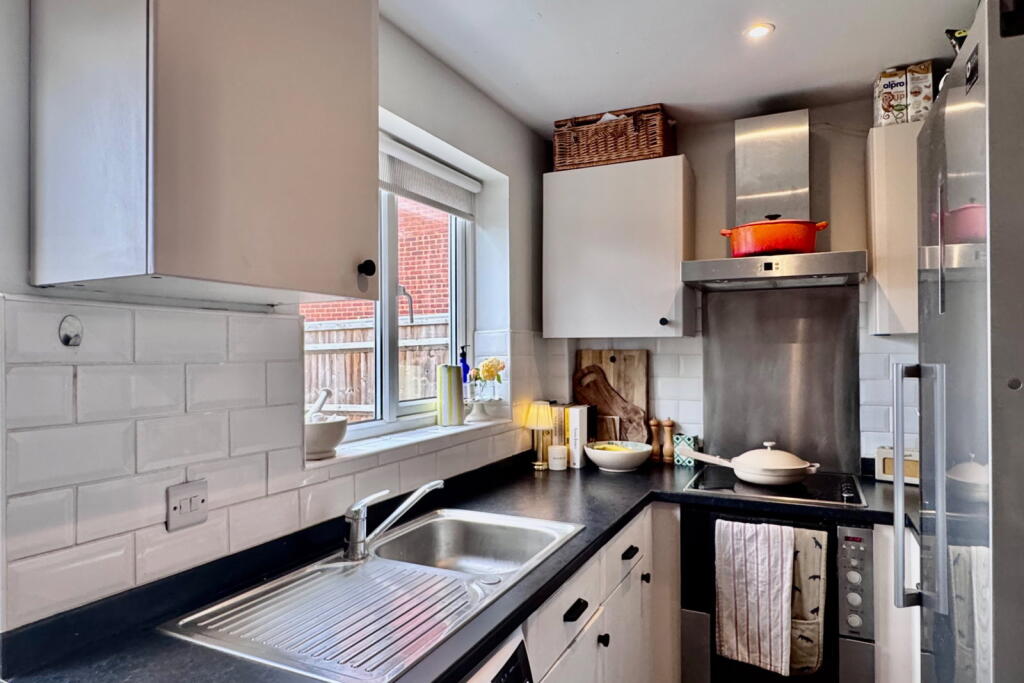 House in Cheddington - More
