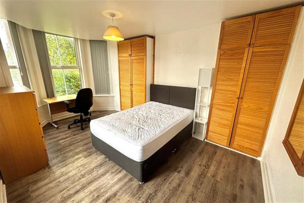 Apartment in Leeds, West Yorkshire - View 4