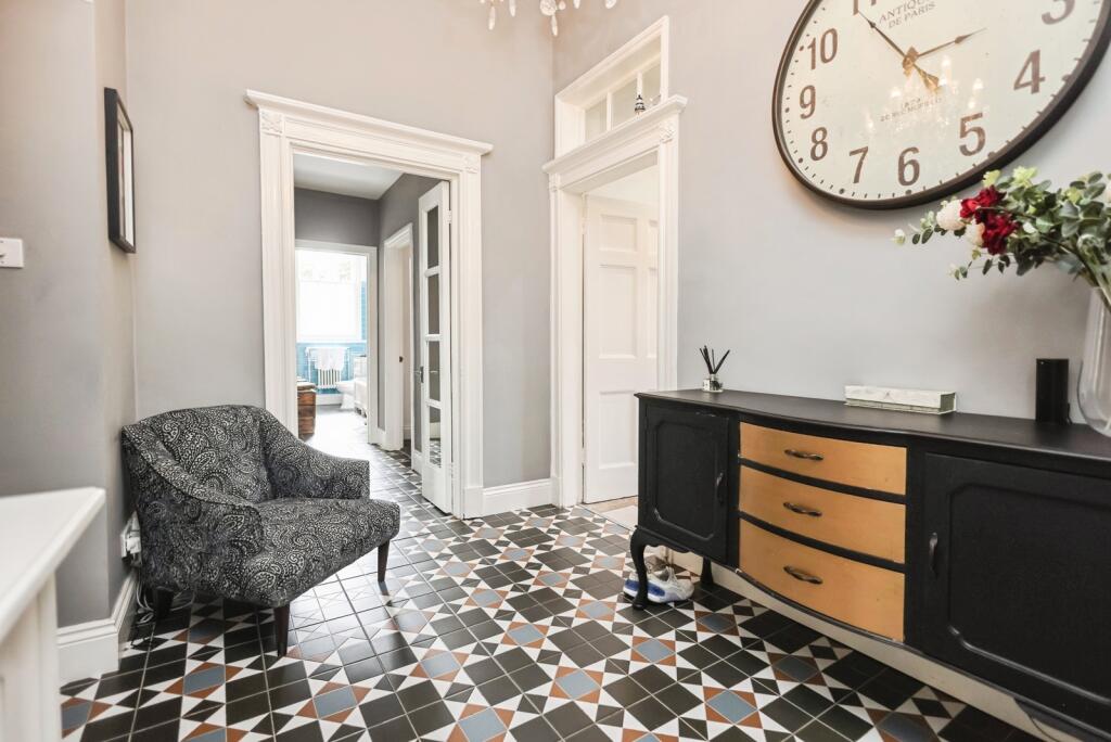 Apartment in Worcester, Worcestershire - View 5