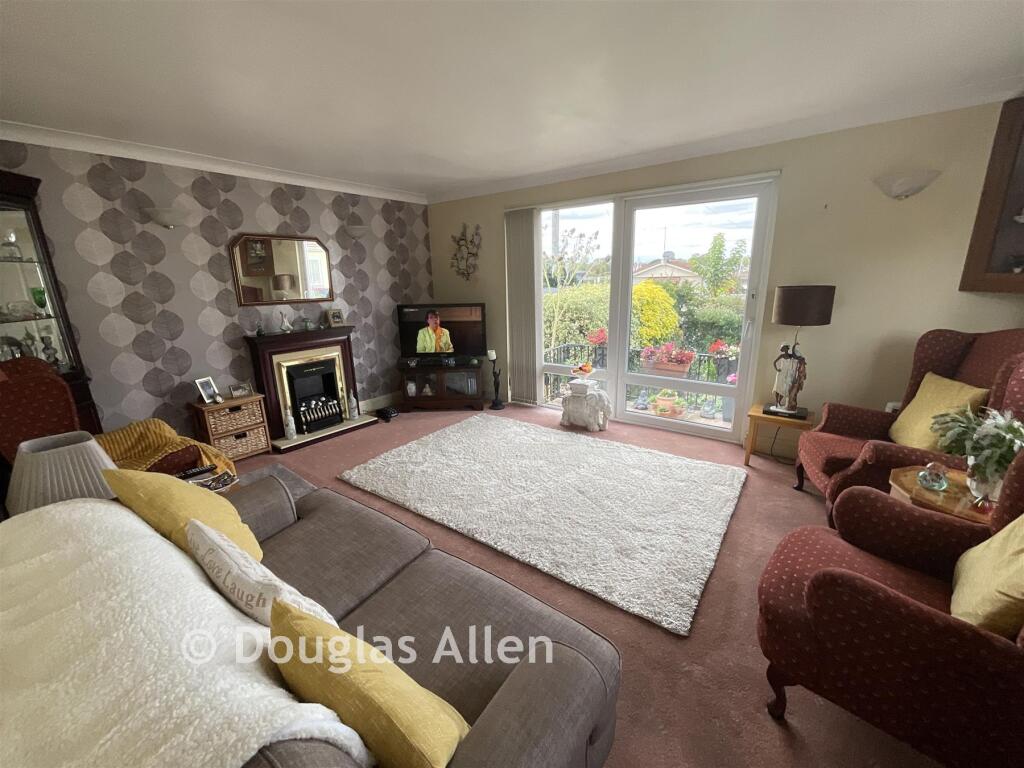 Pooles Lane, Hullbridge, Essex photo 5