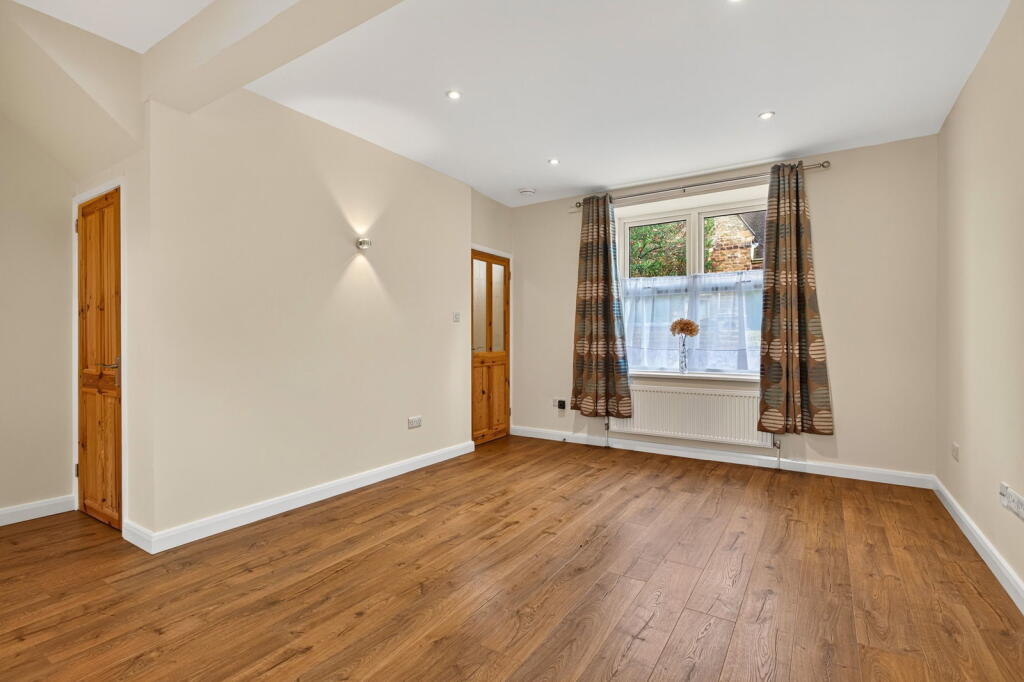 House in Broughton, Little Cransley - View 5